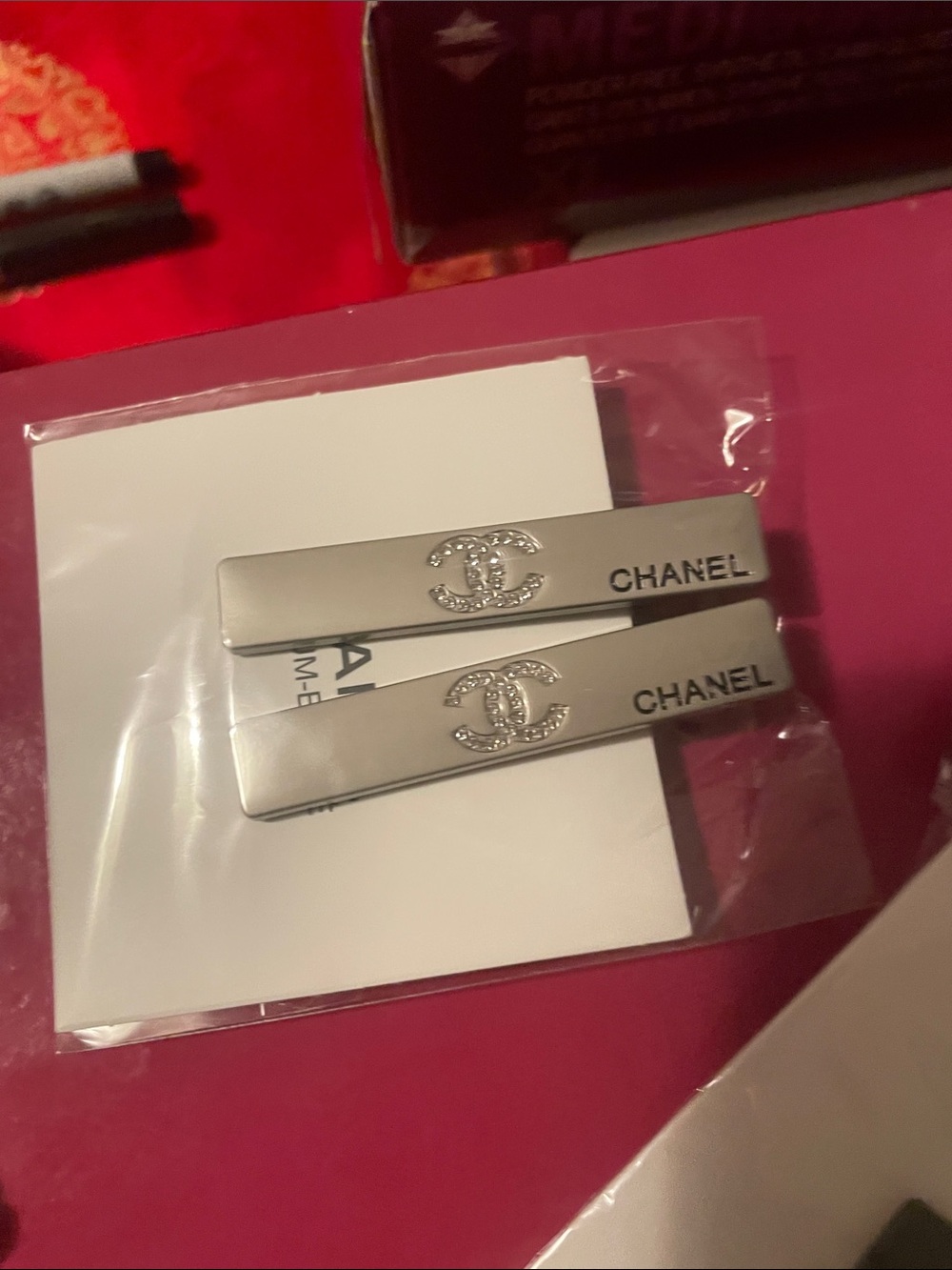 Beaute GWP hair accessories - Picture 7 of 17